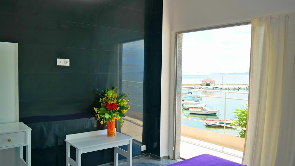 אמרינתוס Porto Evia Boutique Hotel מראה חיצוני תמונה